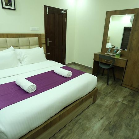 Balaji Regency Kanhangad Kannangad Luaran gambar