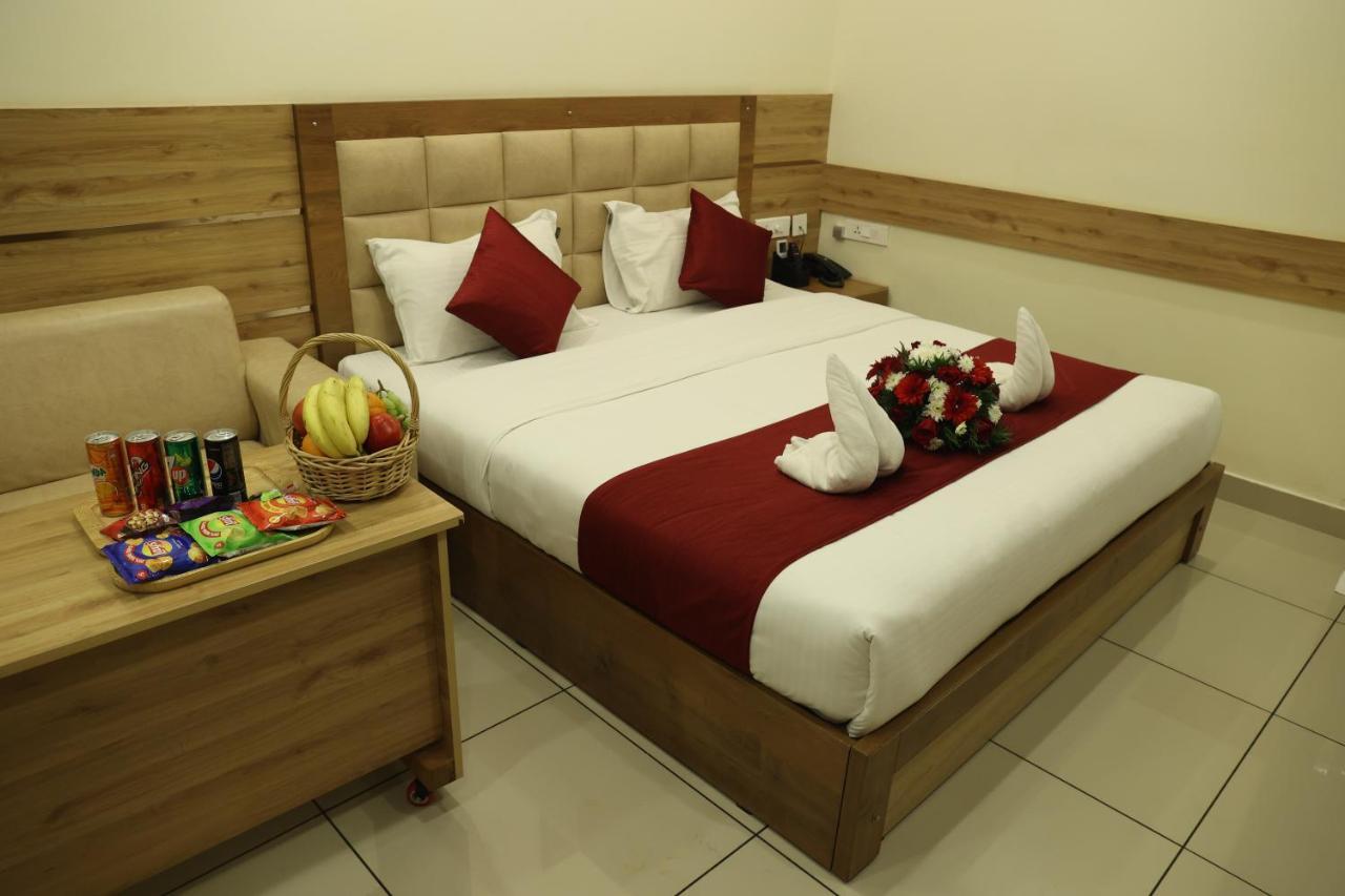 Balaji Regency Kanhangad Kannangad Luaran gambar