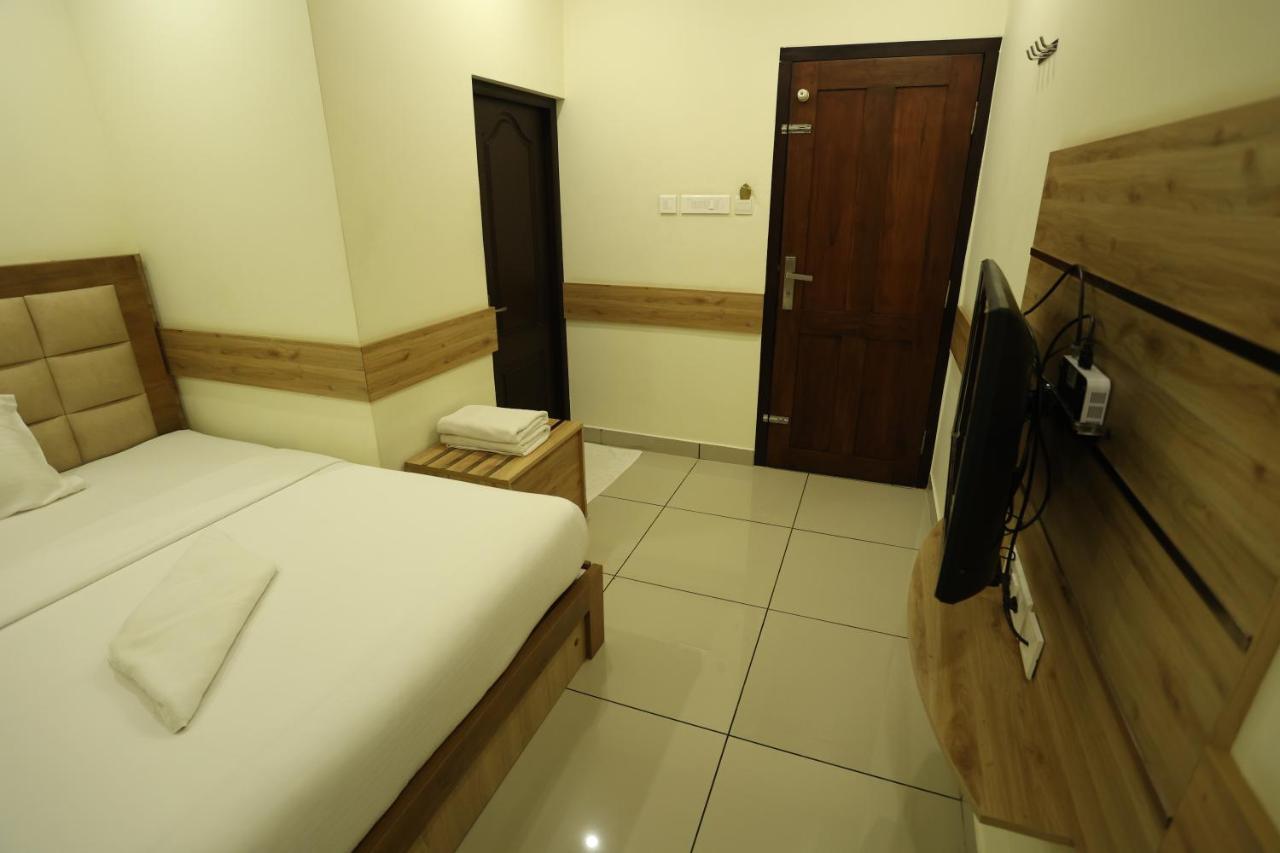 Balaji Regency Kanhangad Kannangad Luaran gambar