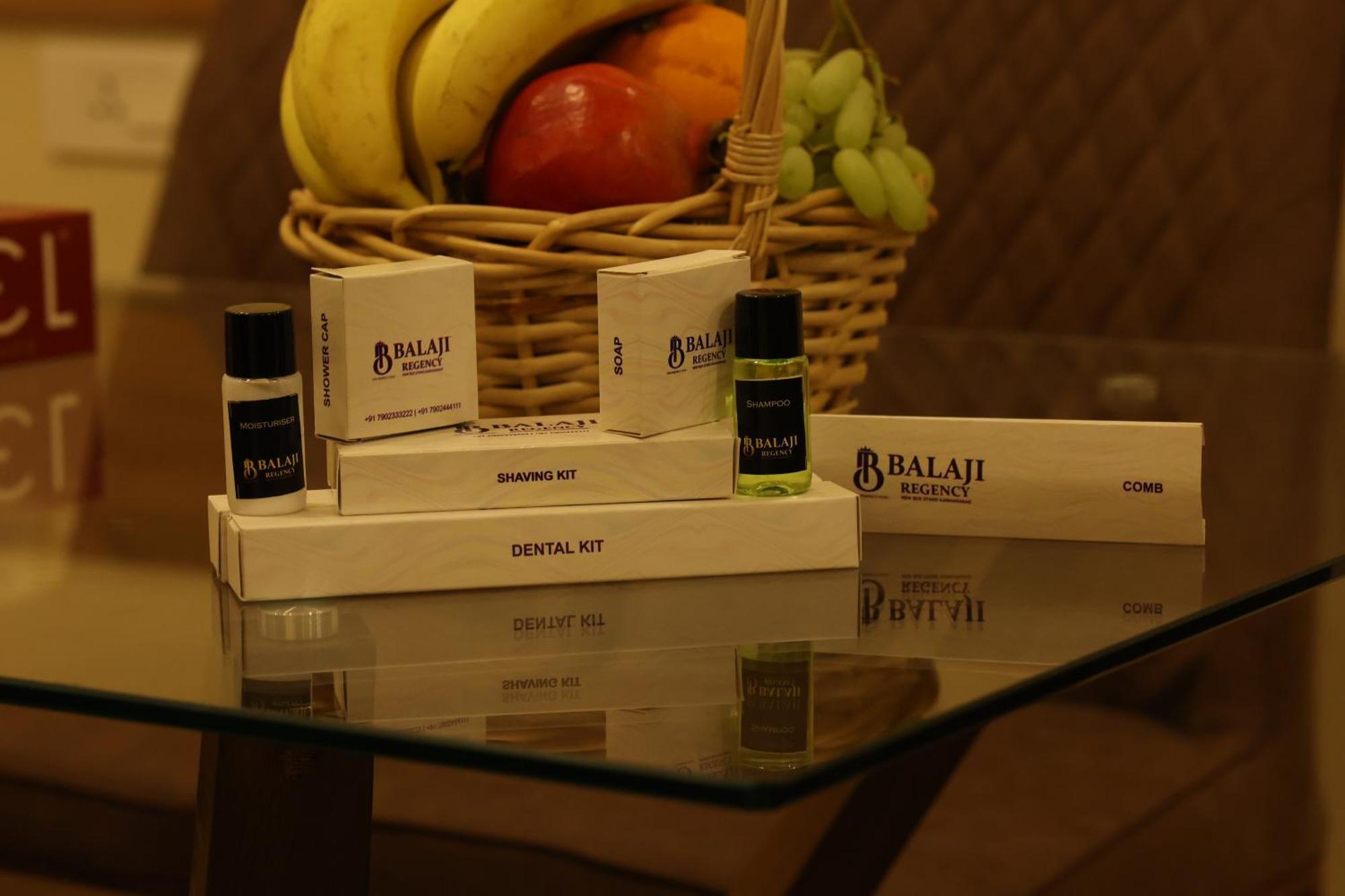 Balaji Regency Kanhangad Kannangad Luaran gambar