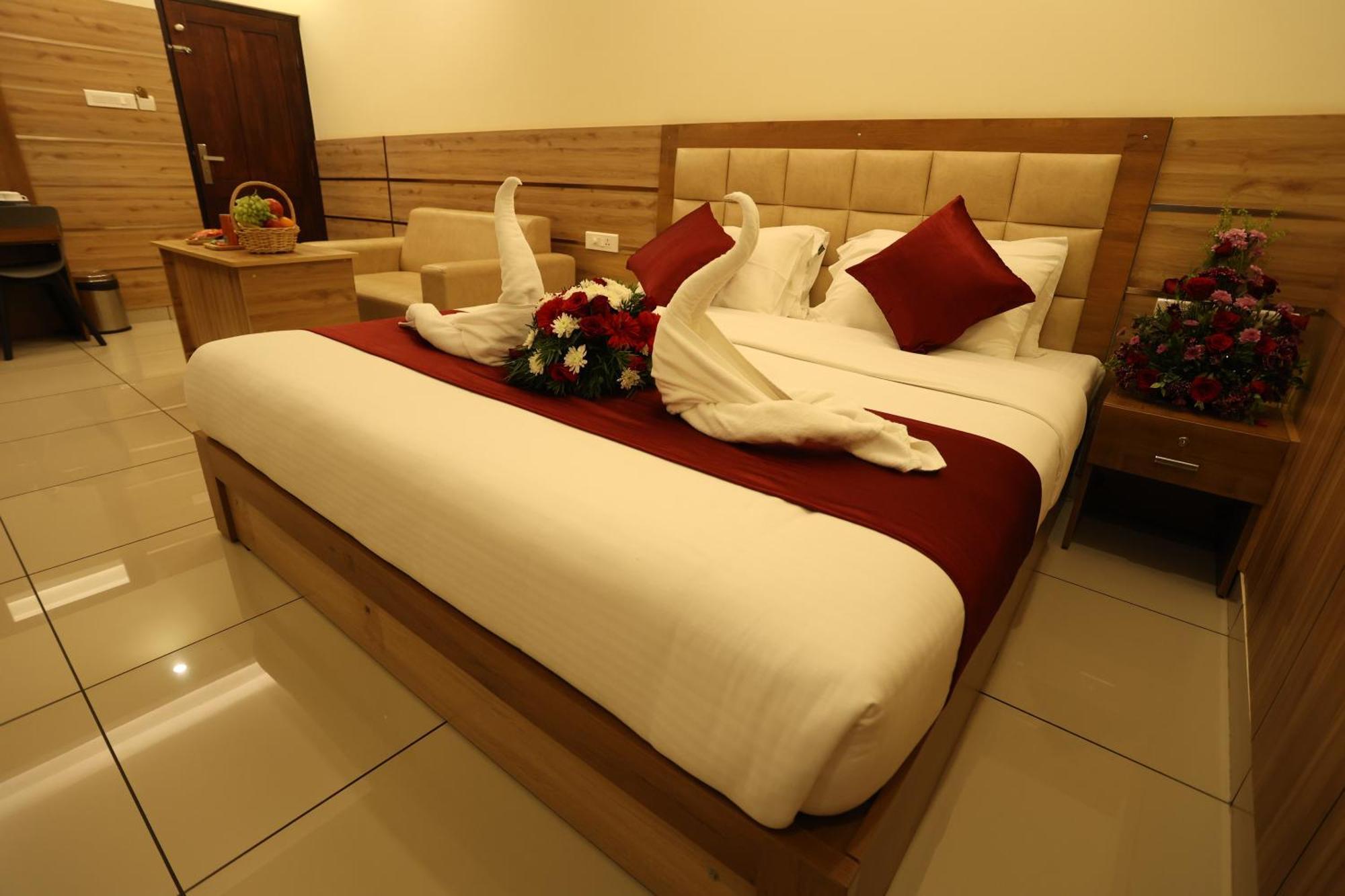 Balaji Regency Kanhangad Kannangad Luaran gambar