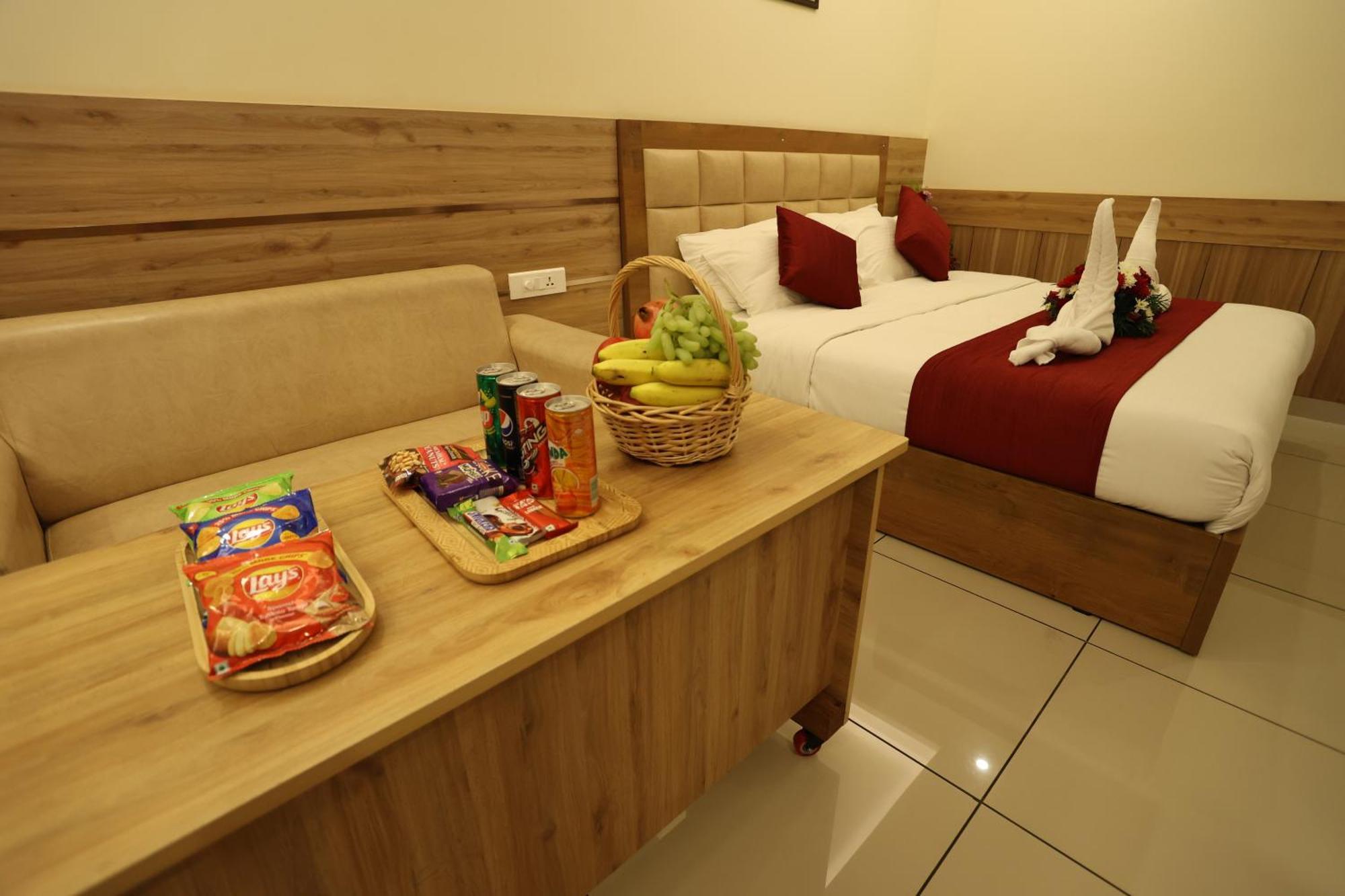 Balaji Regency Kanhangad Kannangad Luaran gambar